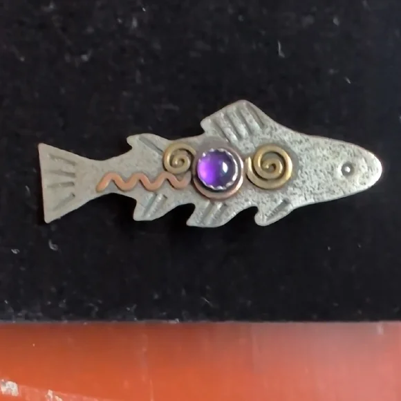 Sterling Silver Artisan Brooch with Purple Gem - Picture 4 of 5